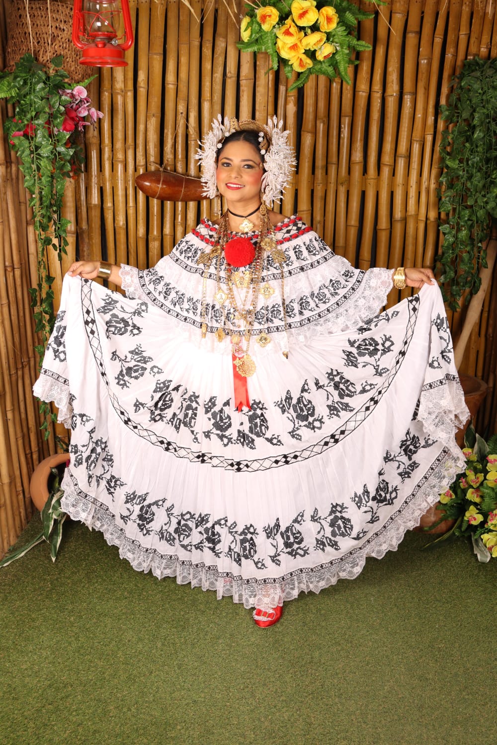 Aracelis Entebi - Artist